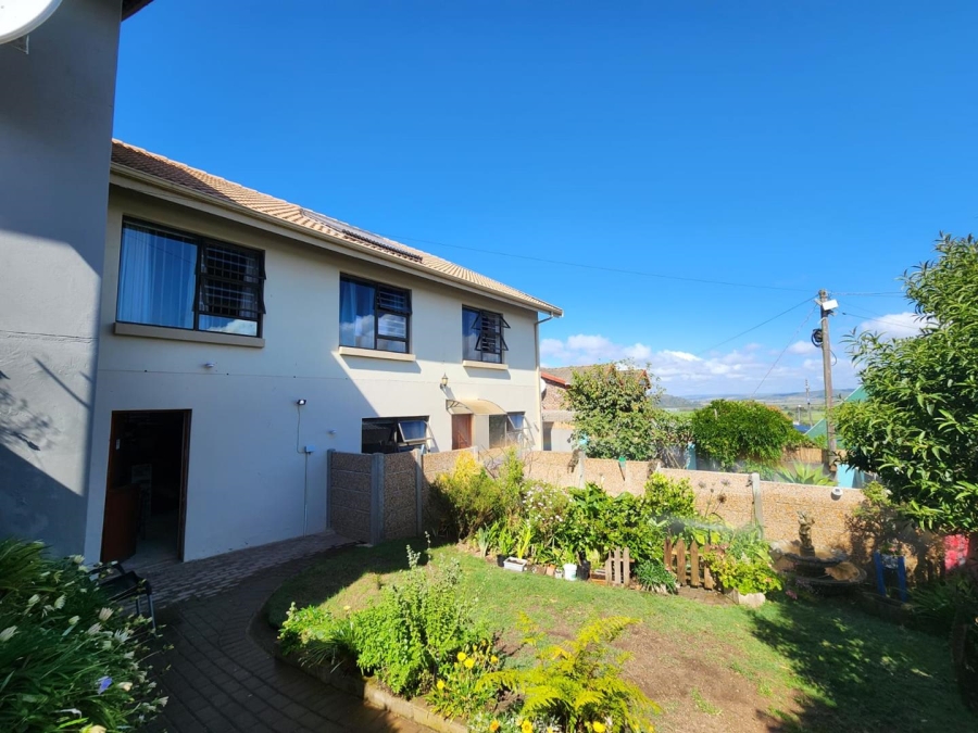 6 Bedroom Property for Sale in Fraaiuitsig Western Cape